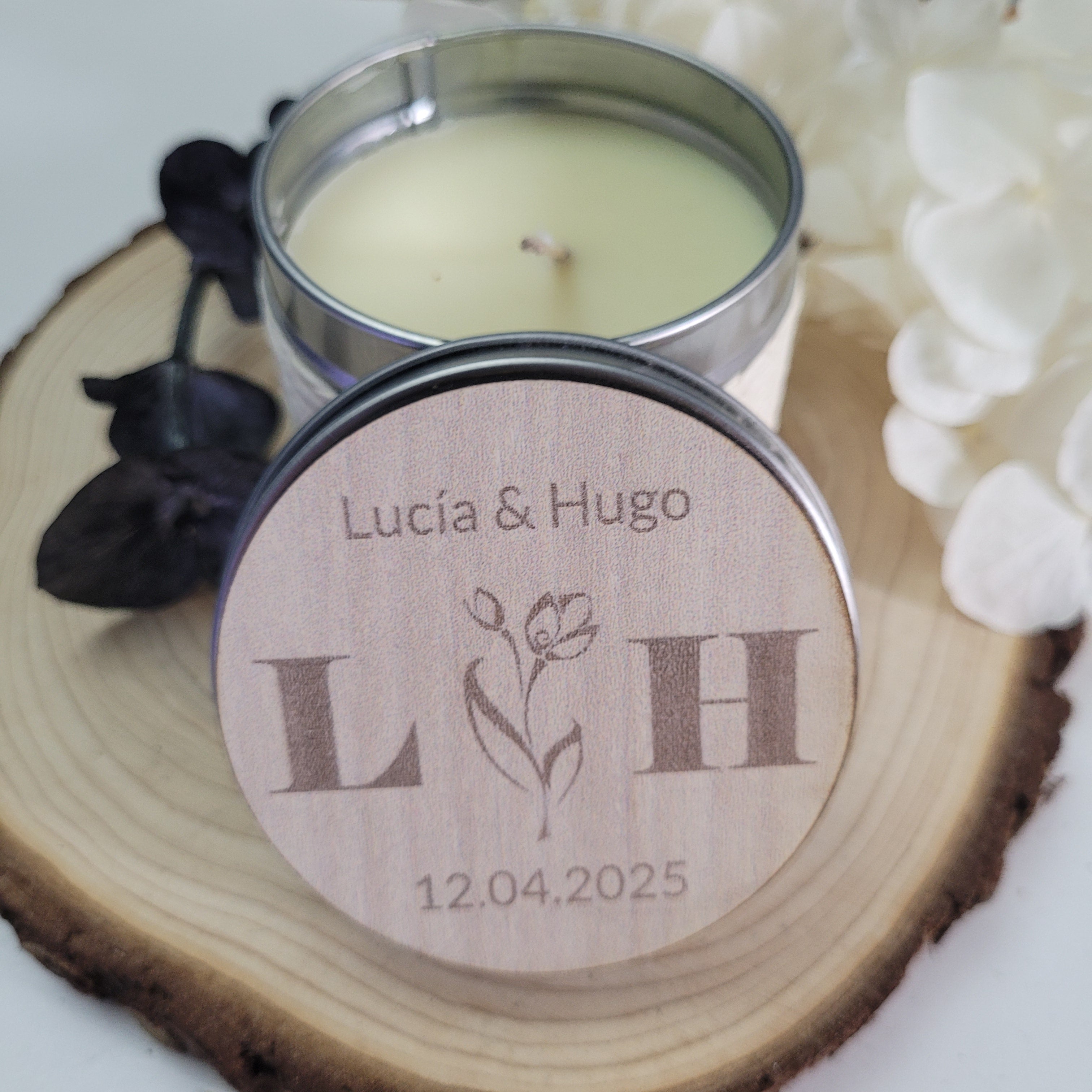 Vela personalizable con tapa madera con imán para bodas Modelo Iniciales