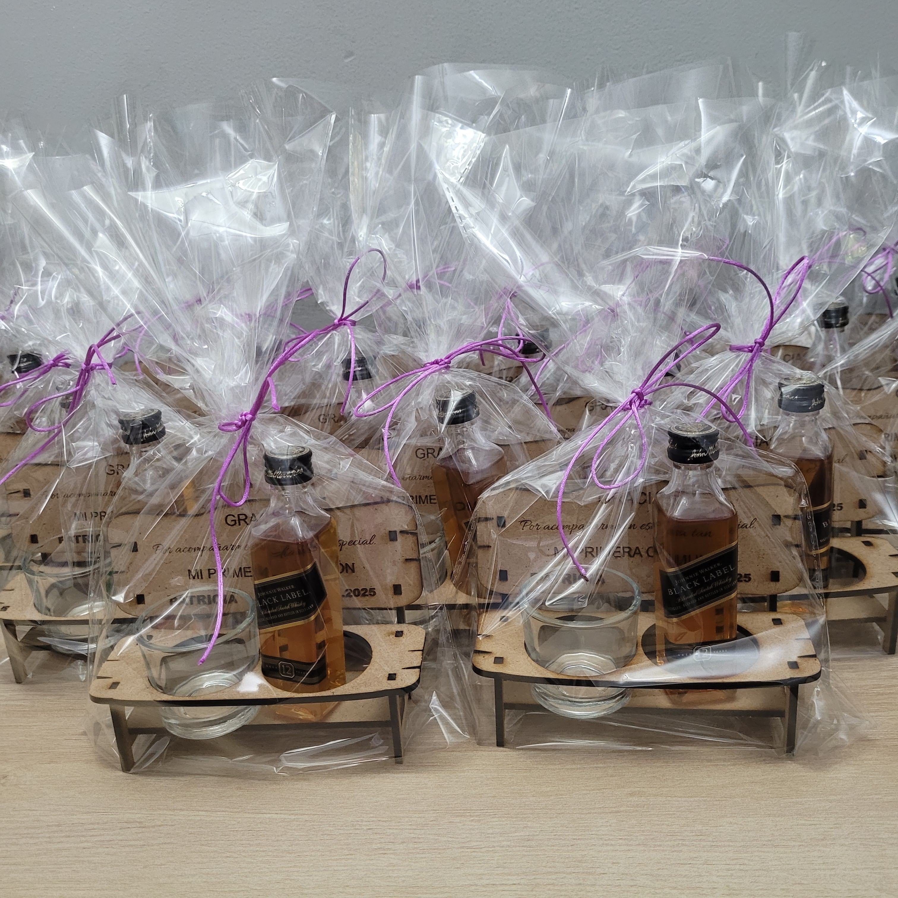 Bancos con vaso de chupito y botellita Johnnie Walker Black Label 5cl