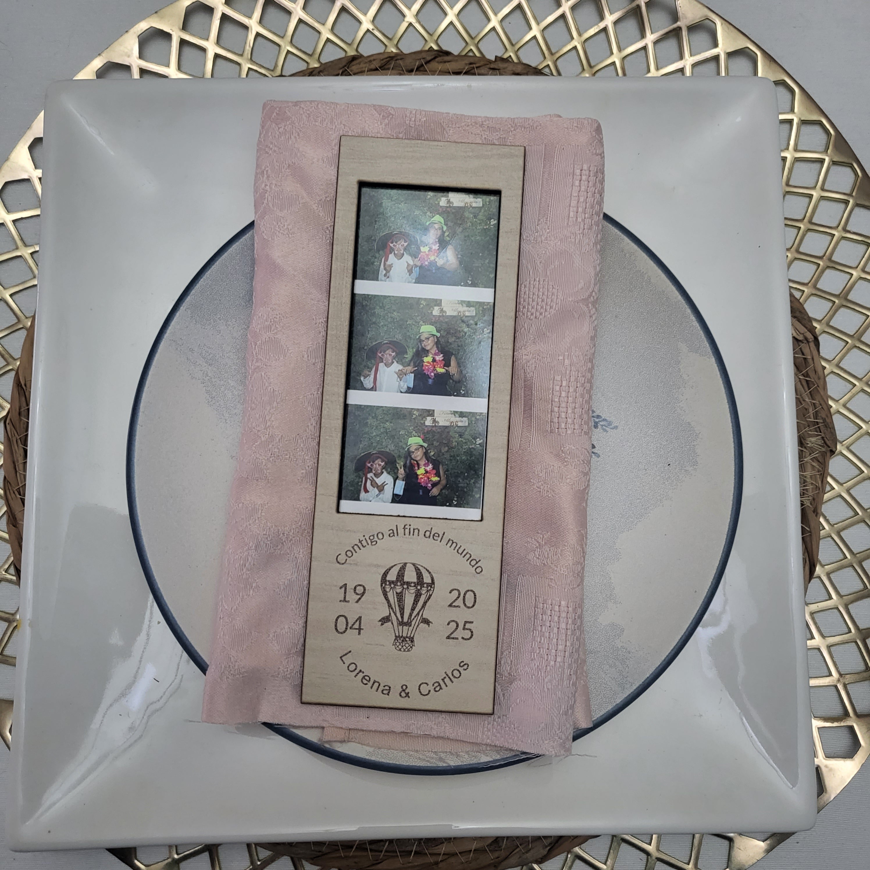 Marco de Fotos Polaroid modelo Globo Triple Personalizado en Madera de Haya | Grabado Láser Artesanal