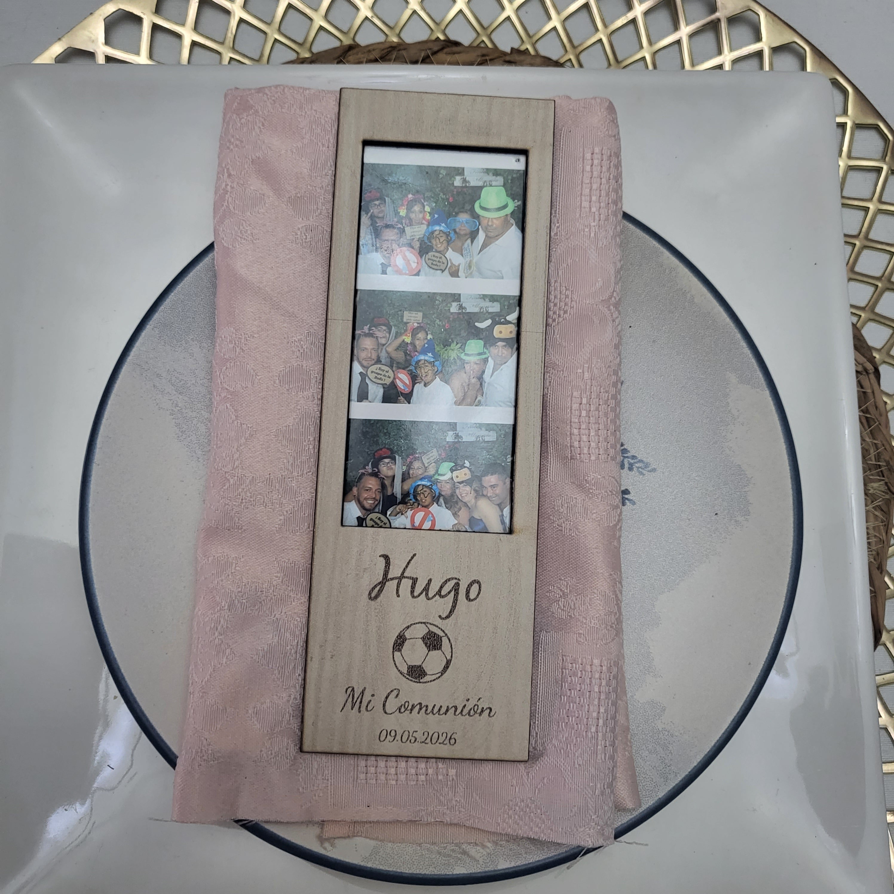 Marco de Fotos Polaroid modelo Balón Triple Personalizado en Madera de Haya | Grabado Láser Artesanal