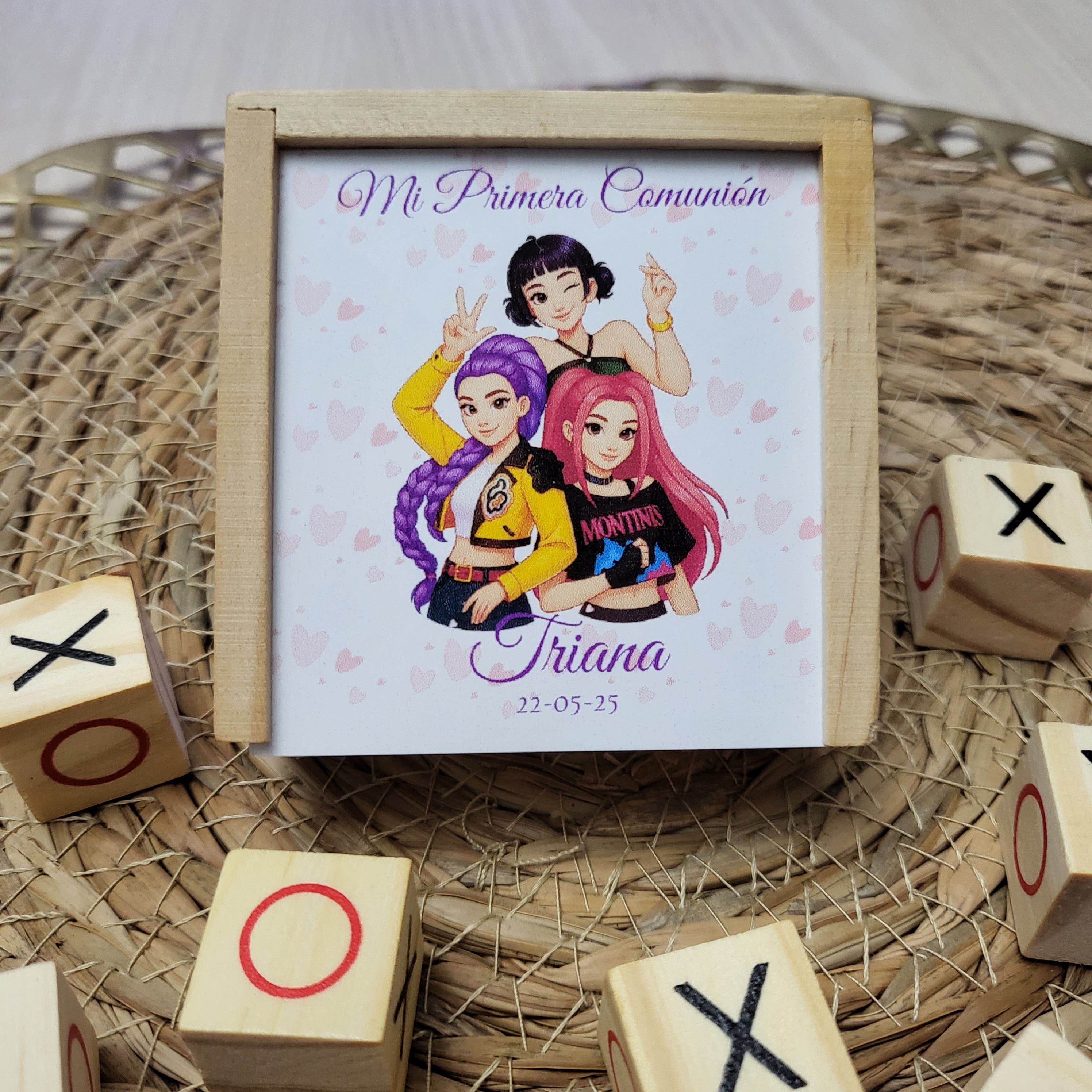 Tres en Raya Personalizado en Madera  Modelo K-pop – Un Recuerdo para Siempre