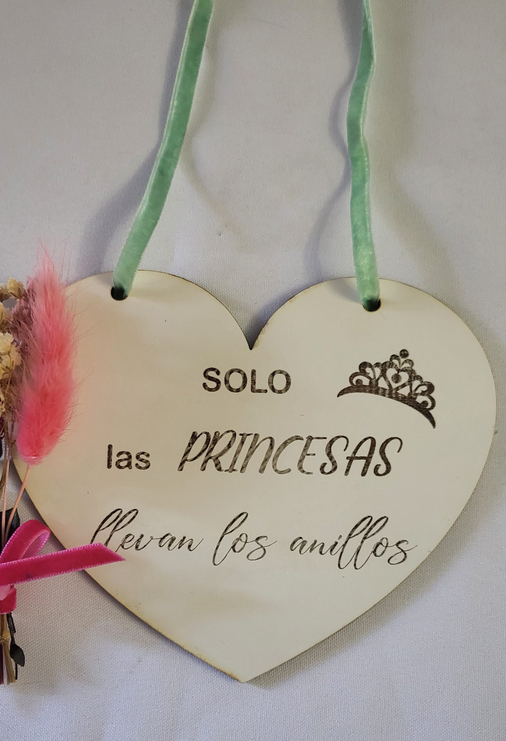 Cartel madera corazón "solo las princesas"