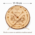 Porta alianzas de boda personalizable en rodaja de madera natural modelo flechas