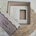 Caja de madera personalizada para regalar al novio el día de la boda. Modelo si quiero