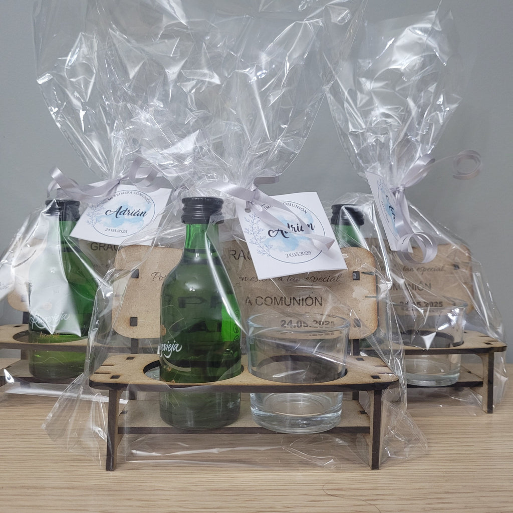 Bancos con vaso de chupito y botellita licor de orujo de Ruavieja